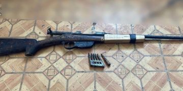 В Чортківському районі затримали двох чоловіків з незаконною зброєю та боєприпасами