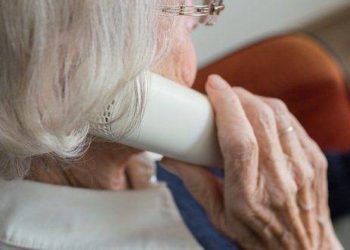 Щоб “врятувати” онуку, 72-річна жінка з Чорткова перерахувала шахраям 20 тисяч гривень