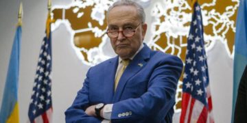 Лідер більшості Сенату США Чак Шумер став Почесним громадянином Чорткова