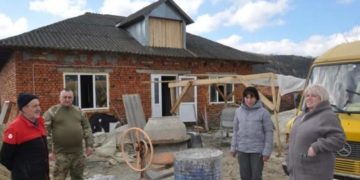 У Заліщицькій громаді односельці будують будинок для Героя, який втратив ноги на війні