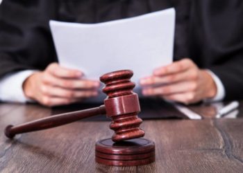 У Чорткові суд на 5 років позбавив волі чоловіка, який вкрав черевики та 5 кілограмів свинини