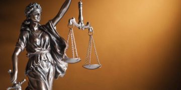 Суд Тернопільщини оштрафував жінку, яка жорстоко поводилася з матір’ю