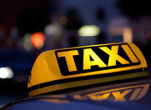 Тернопільський таксист втратив гроші, намагаючись виконати “замовлення” шахрая