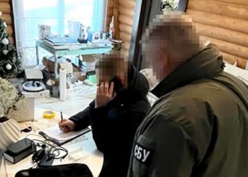 Депутат сільради з Тернопільщини організував нелегальну схему виїзду ухилянтів за кордон: понад 70 призовників змогли виїхати з України