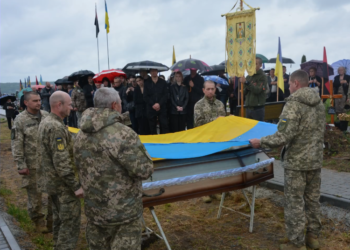 Теребовлянська громада попрощалася з сержантом Віктором Вислоцьким, який загинув в Запорізькій області