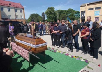 Борсуківська громада попрощалася з 23-річним захисником Павлом Мізоцьким