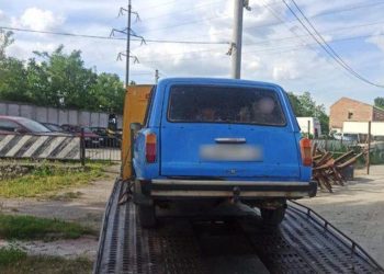 евакуація автівки у Тернополі