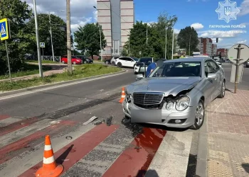 У Тернополі на перехресті Будного-Карпенка сталася ДТП: рух транспорту ускладнено