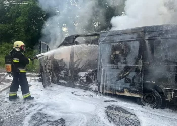 згоріла автівка