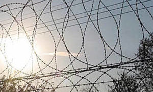 Суд Тернопільщини виніс вирок чоловікові, який зґвaлтyвaв свою неповнолітню дочку