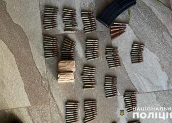 На Тернопільщині затримали чоловіка з незаконною зброєю