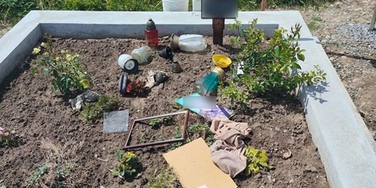 пошкодили могили військових у Гусятині