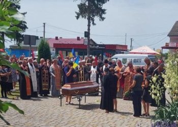 Прощання із загиблим. Фото зі сторінки громади