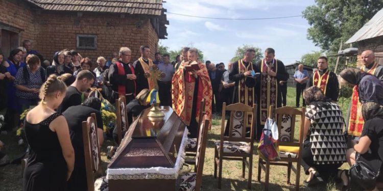 на Тернопільщині поховали військового