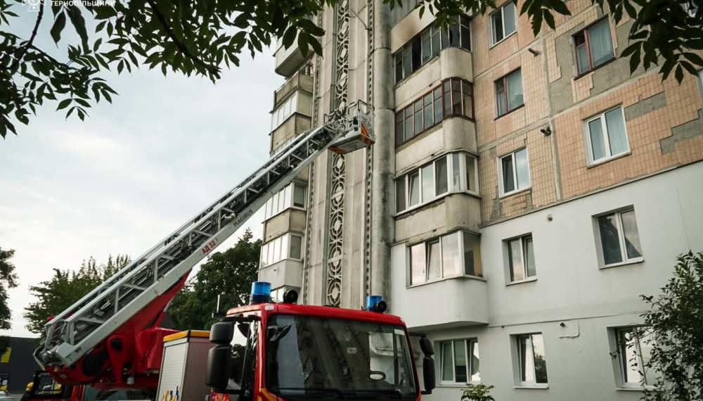 У Тернополі горів балкон багатоповерхівки