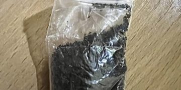 сліп-пакет з ймовірно наркотичною речовиною