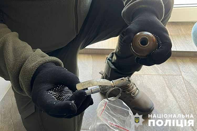 на Тернопільщині затримали чоловіка з незареєстрованою зброєю