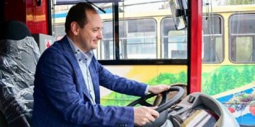 В Івано-Франківську на 50% подорожчав проїзд у громадському транспорті