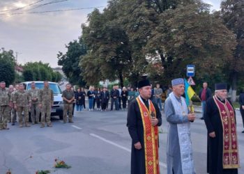 похорон військового у Борщеві