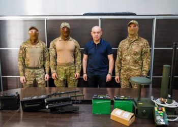 Передали захисникам на передову РЕБ та антидронову рушницю, які виготовили тернопільські спеціалісти, – Сергій Надал