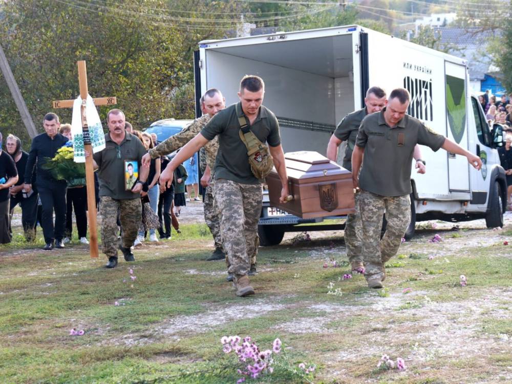 на Тернопільщині поховали захисника