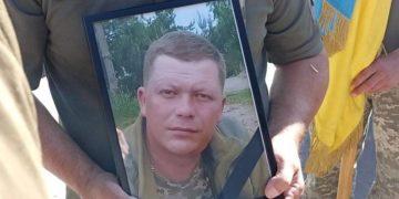 Тернопіль поховав загиблого на фронті пластуна-захисника Миколу Погорілого