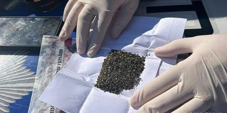 у Тернополі затримали чоловіка з наркотиками