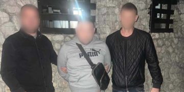 на Тернопільщині затримали чоловіків, які переправляли ухилянтів за кордон