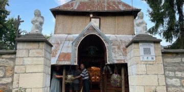 на Тернопільщині реставрують старовинний храм