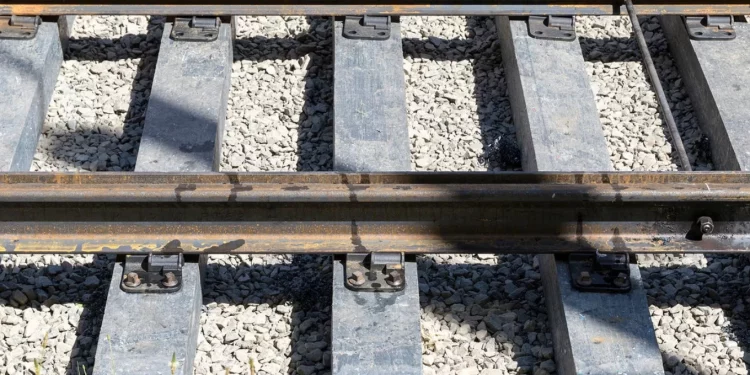 Тернопільські слідчі викрили злочинну схему з продажу залізобетонних шпал працівниками Укрзалізниці