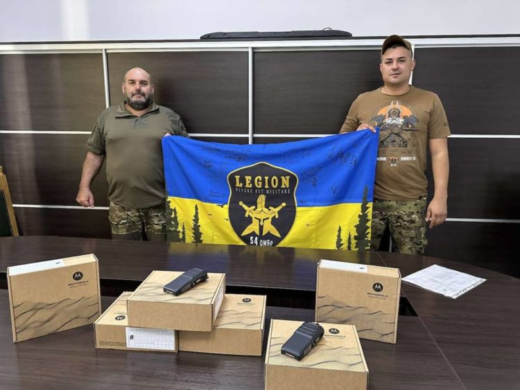 Тернопіль для ЗСУ 3 вересня передав нову партію портативних рацій захисникам з 54-ої бригади, – Сергій Надал