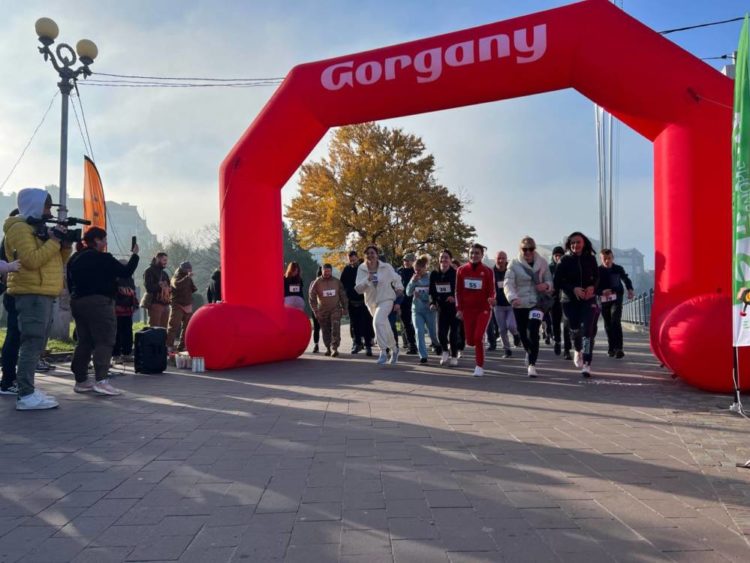 Благодійний забіг пам’яті Віктора Ведмедя Пасічника об’єднав Україну і світ