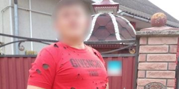 на Тернопільщині чоловік хотів зарізати матір