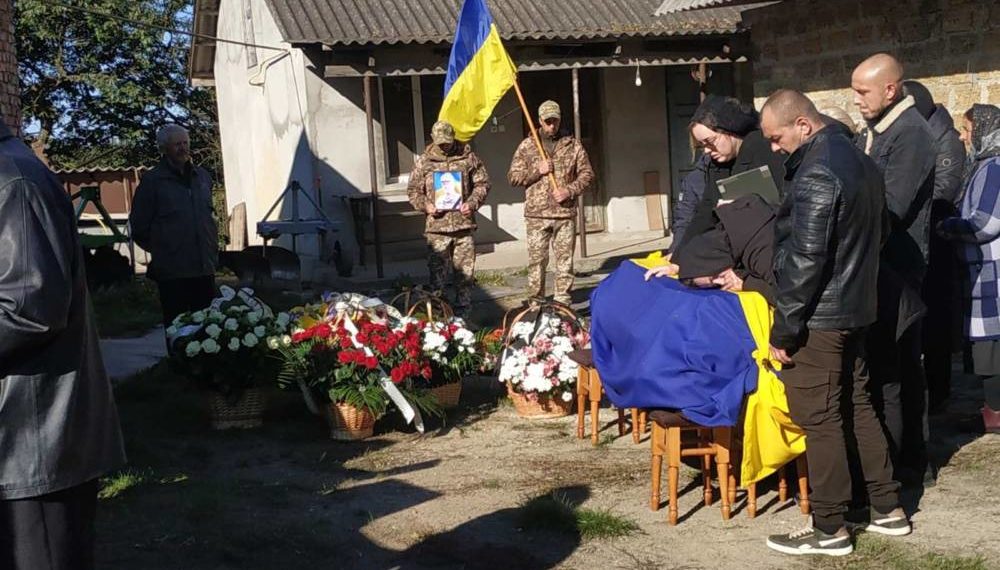 Борсуківська громада попрощалася із загиблим захисником Віталієм Швецем