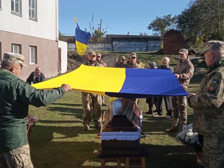 Борсуківська громада попрощалася із загиблим захисником Віталієм Швецем