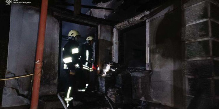 на Збаражчині горіла хата