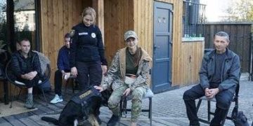 Кінологи допомагають відновлюватися захисникам України. Головне управління Нацполіції у Тернопільській області