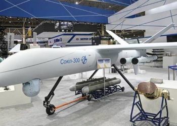 Українські інженери розробили ударний дрон «Сокіл-300», який може літати на відстань до 3300 км