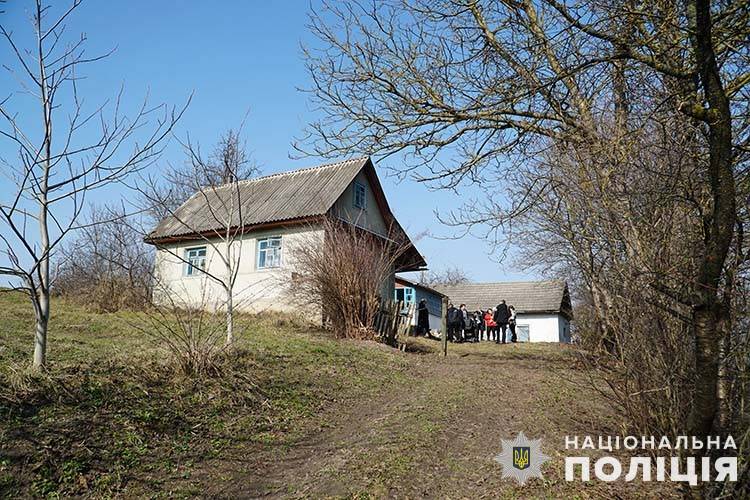 суд покарав жінку за знущання над дитиною