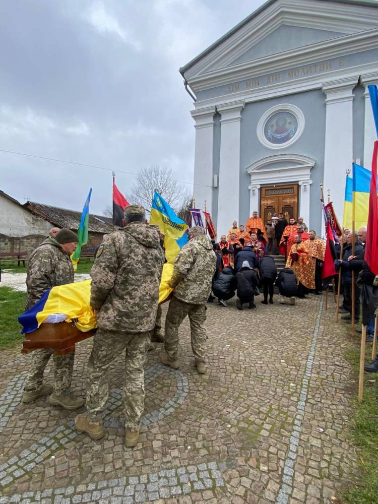 на Тернопільщині поховали військового