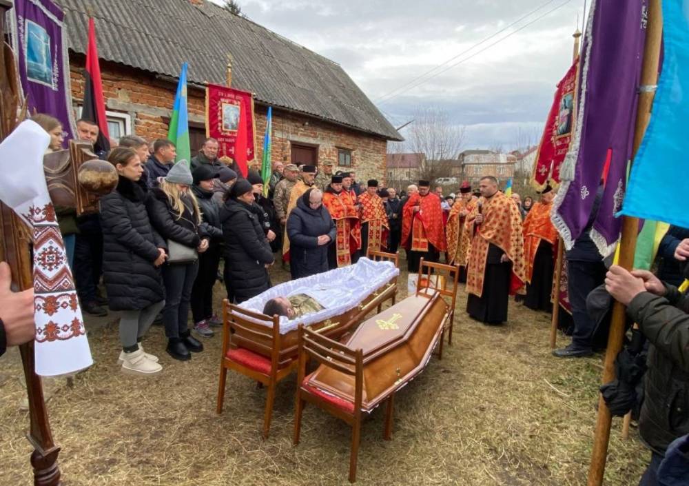 на Тернопільщині поховали військового