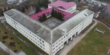 у Зборові закрили школу