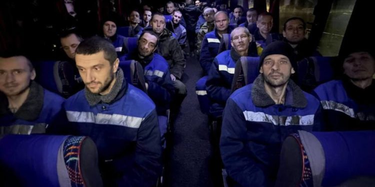 повернення військових з полону