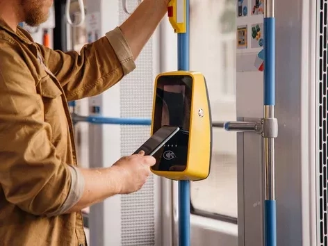 оплата проїзду в громадському транспорті