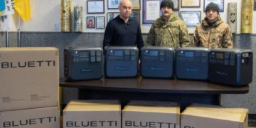 Тернопіль для ЗСУ: 10 потужних зарядних станцій Bluetti для 16-го батальйону