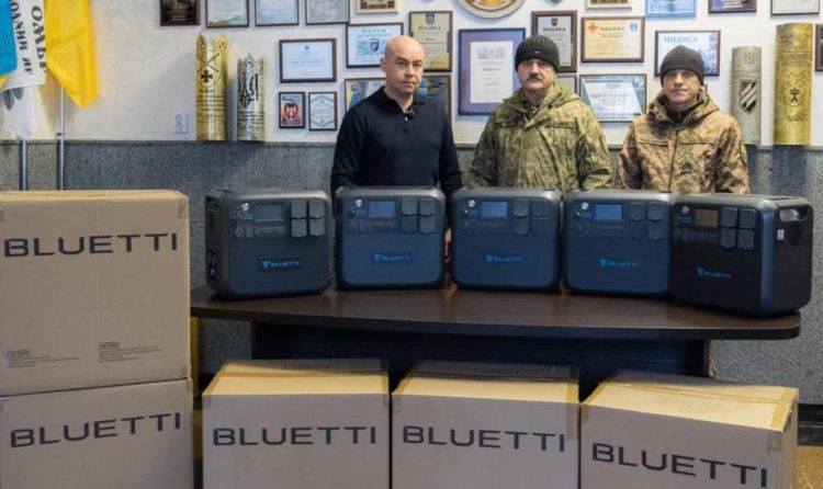 Тернопіль для ЗСУ: 10 потужних зарядних станцій Bluetti для 16-го батальйону