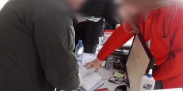 незаконно переправляли ухилянтів через кордон