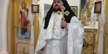 Помер священник