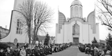 Тіла загиблих захисників зустріли у Чорткові