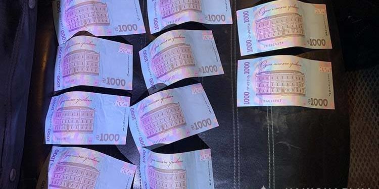 Викрили хабарника